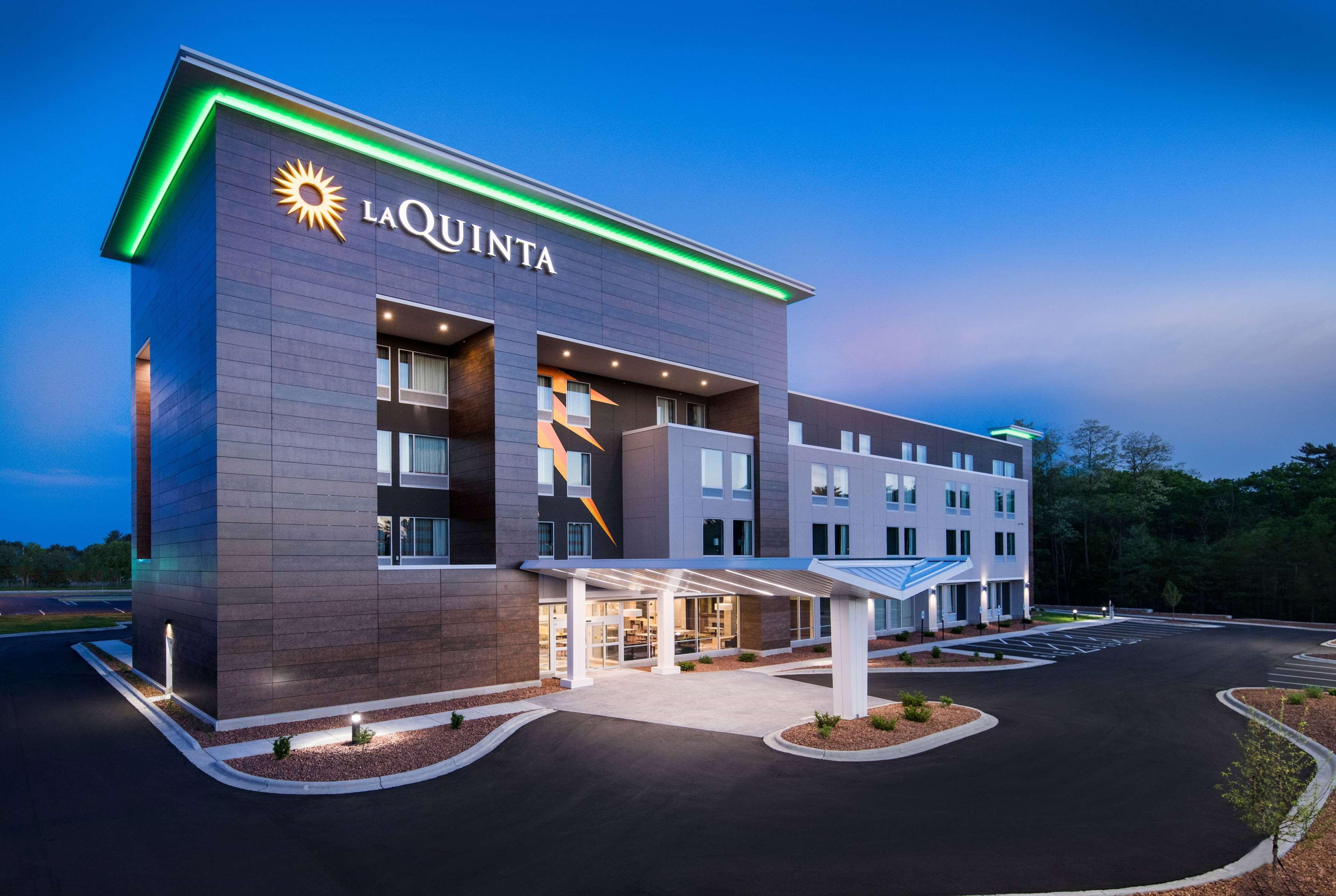 La Quinta Inn & Suites By Wyndham Wisconsin Dells- Lake Delton Extérieur photo