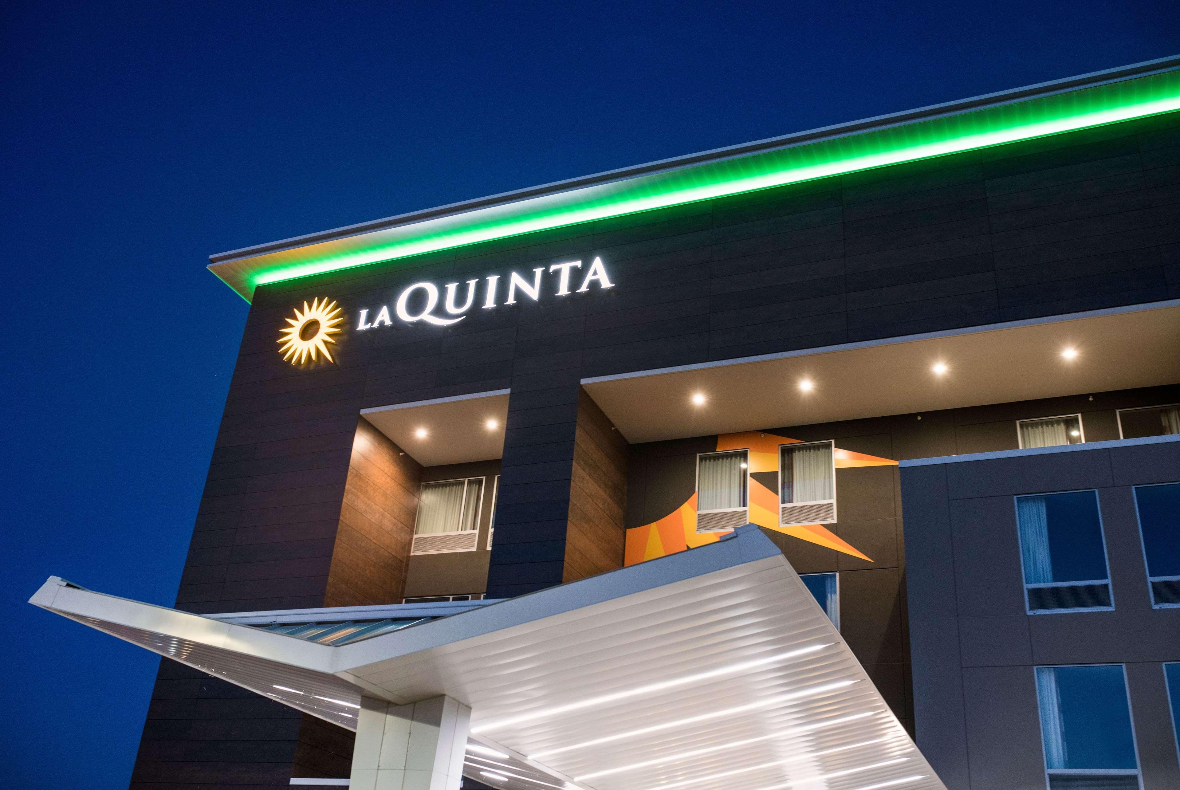 La Quinta Inn & Suites By Wyndham Wisconsin Dells- Lake Delton Extérieur photo